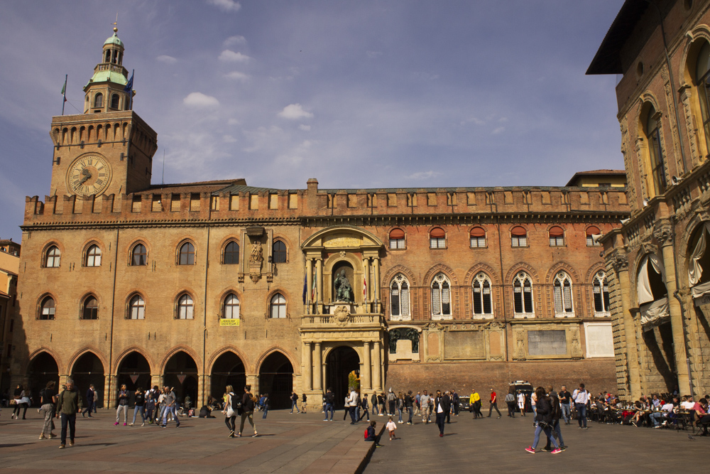 University of bologna. Палаццо Комунале Болонья. Болонский университет Коперник. Болонский университет Чезена. Болонский университет Италия 1494.