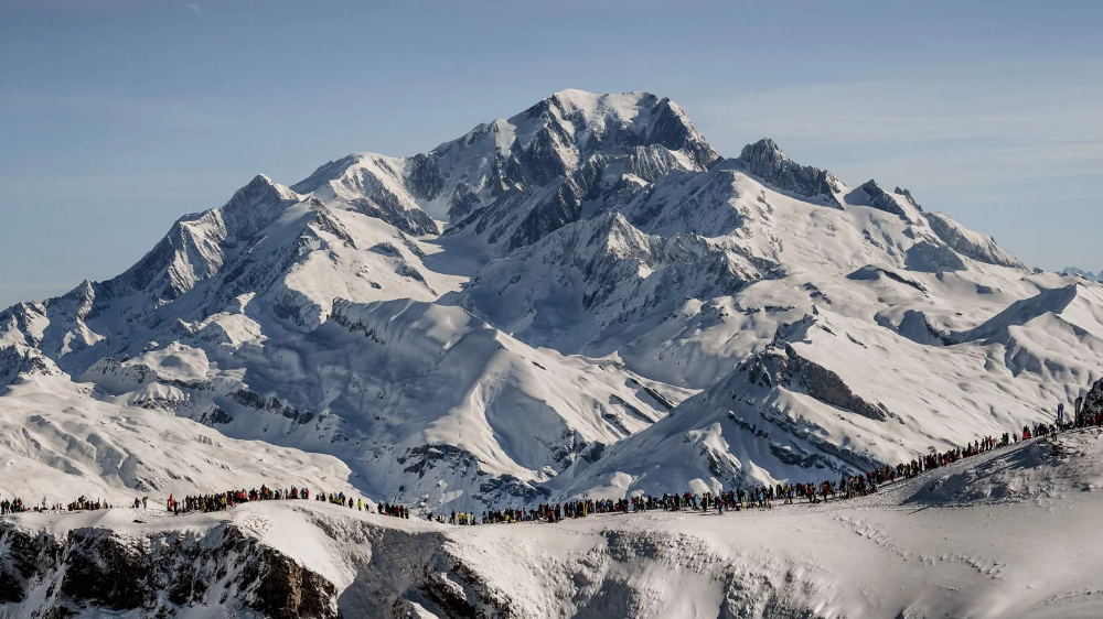 Самая высокая вершина Альп гора Монблан. Монблан гора высота. Le Mont Blanc Франция. Монблан, Франция (июнь 2015).