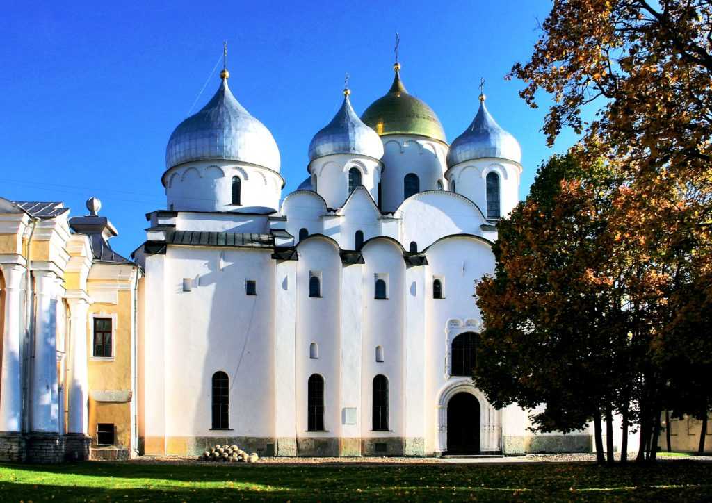 Великий новгород ру. Памятники культуры Великого Новгорода. Памятники Новгородской земли. Софийский собор в Новгороде Эстетика\. Новгородские памятники культуры.