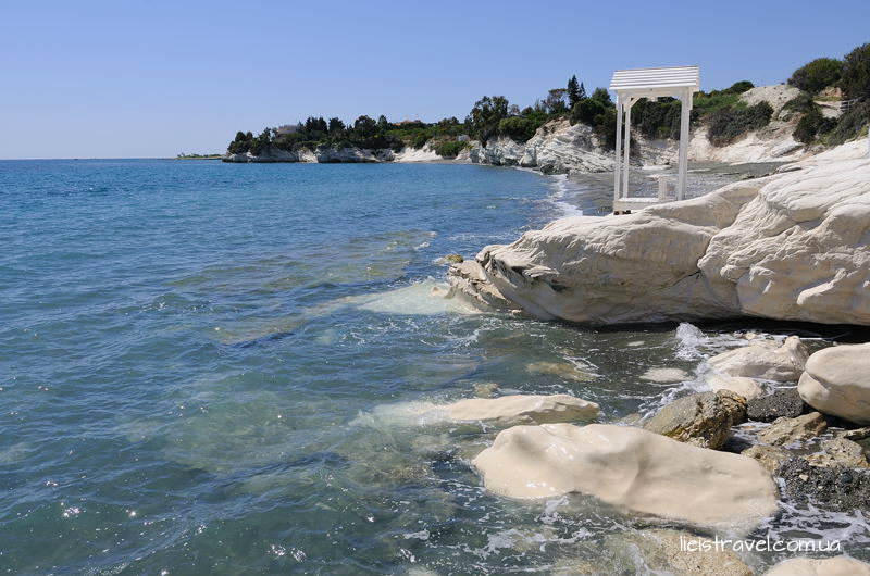 Лимассол погода вода. Губернаторский пляж на Кипре. Губернаторский пляж Лимассол. Governors Beach Кипр. Кипр Лимассол пляж.