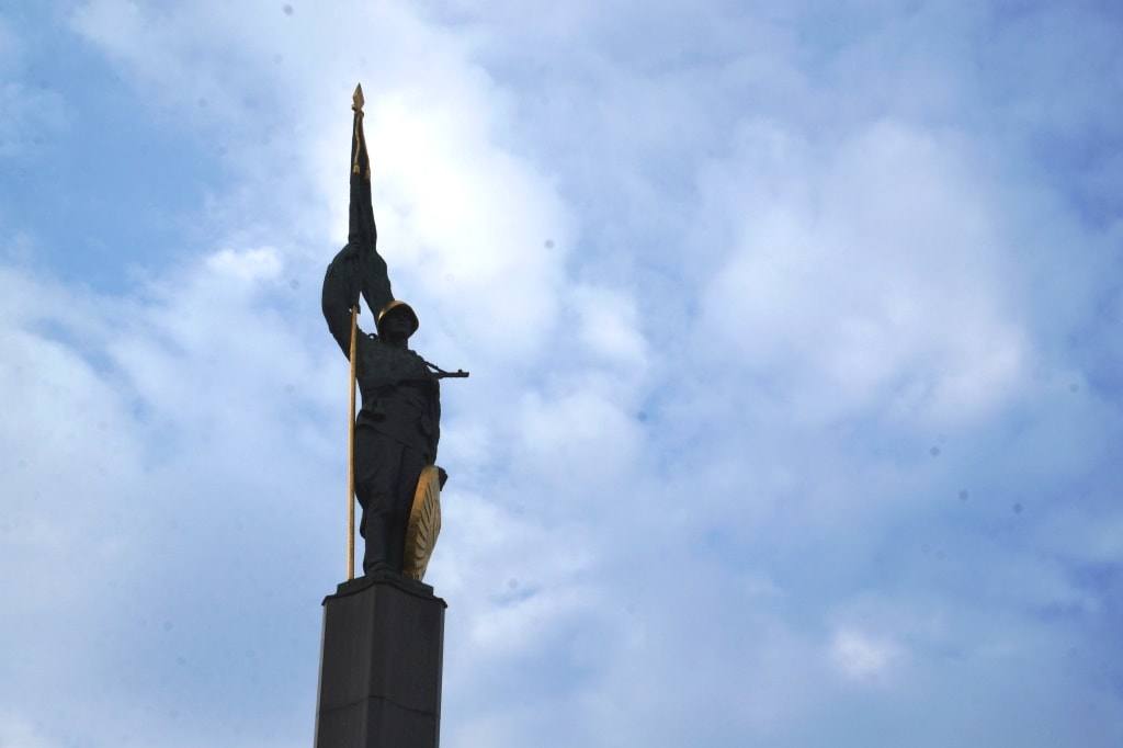 monument-v-vene