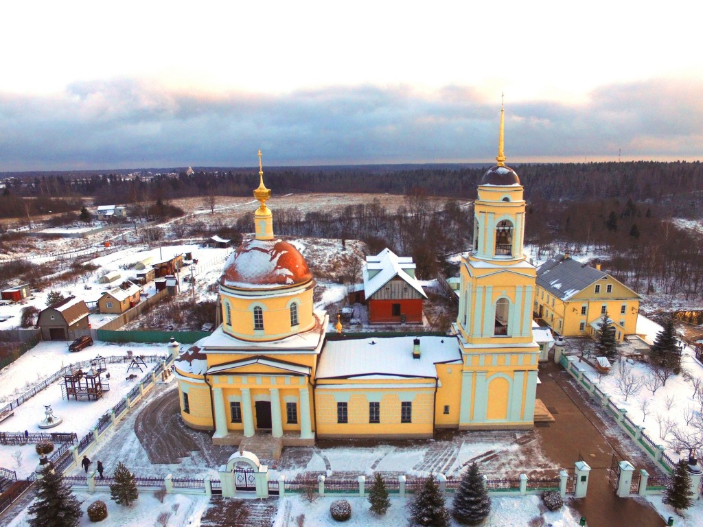 Московская область сергиево посадский городской. Радонеж храм Преображения Господня. Село Радонеж храм Преображения Господня. Радонеж Московская область монастырь. Радонеж Хотьково храм.