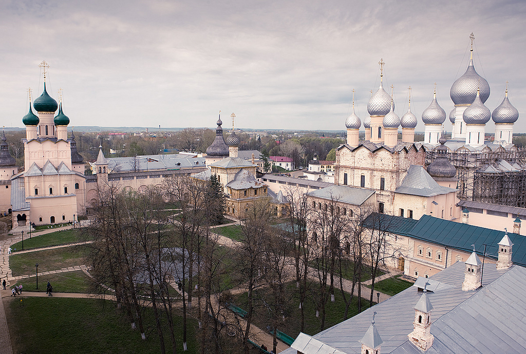 Ростовский государственный кремль. Ростов Великий Кремль. Ростовский Кремль (музей-заповедник). Ростовский Кремль 1670-1680. Митрополичий сад Ростов Великий.