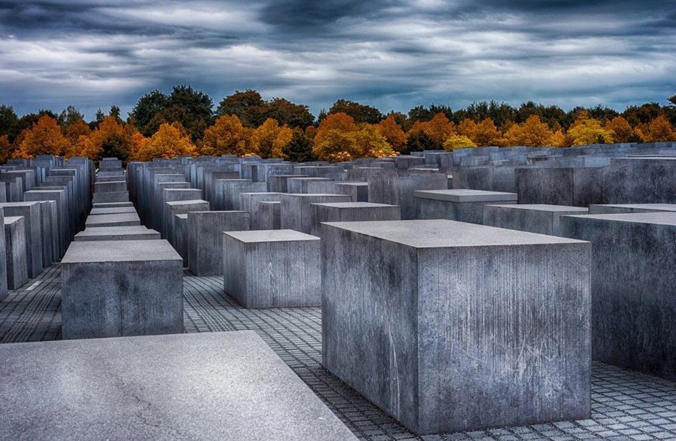 Что посмотреть в Берлине? Мемориал жертвам холокоста