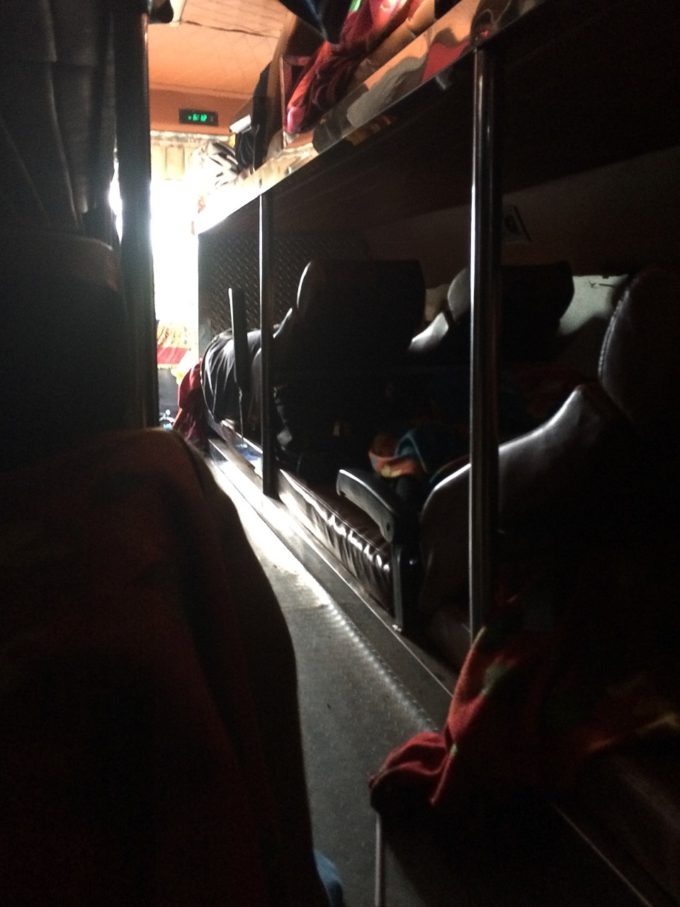 Путешествие по Камбодже: Спальный автобус Сием Рип — Сиануквиль