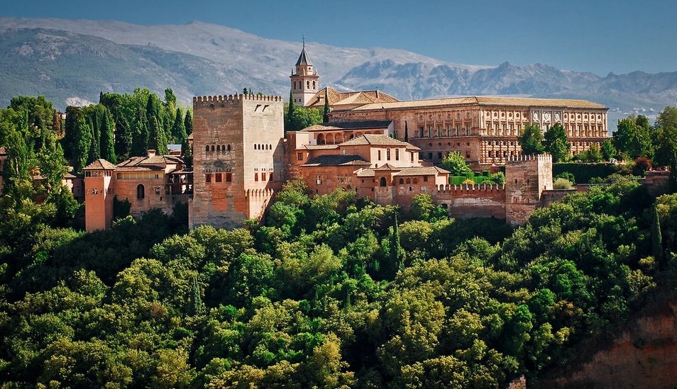 Дворцы и сады Альгамбры