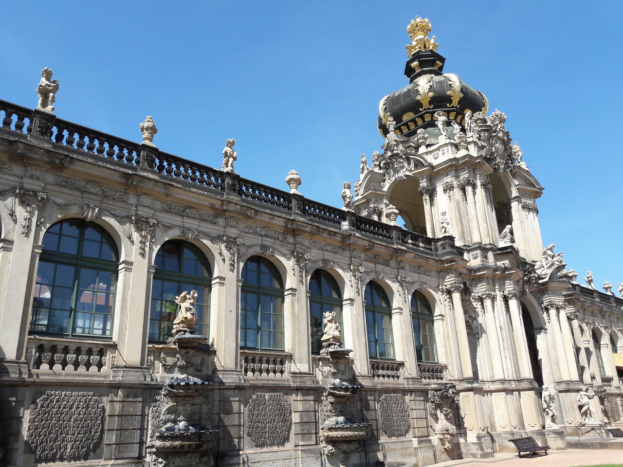 Дрезден это. Цвингер достопримечательности Дрездена. Саксония Дрезден. Дрезденская галерея. Дрезден Эльба.