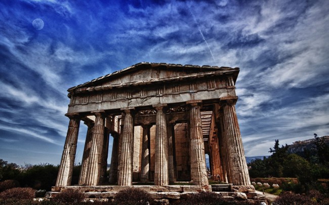 Парфенон – самый известный памятник, доставшийся нам от древнегреческой цивилизации, и является международным символом Греции.