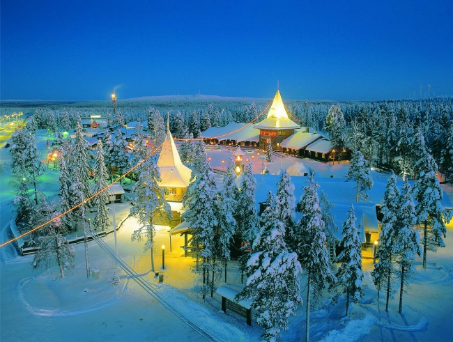 Деревня Санта-Клауса, находится в 8-километрах от города Рованиеми в провинции Лапландия (Финляндия).