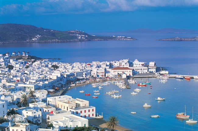 Миконос — это не просто греческий остров, это одна из главных достопримечательностей Греции. Находится Mykonos в Эгейском море.