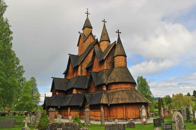 Heddal Stavkirke - самая большая из сохранившихся деревянных церквей Норвегии