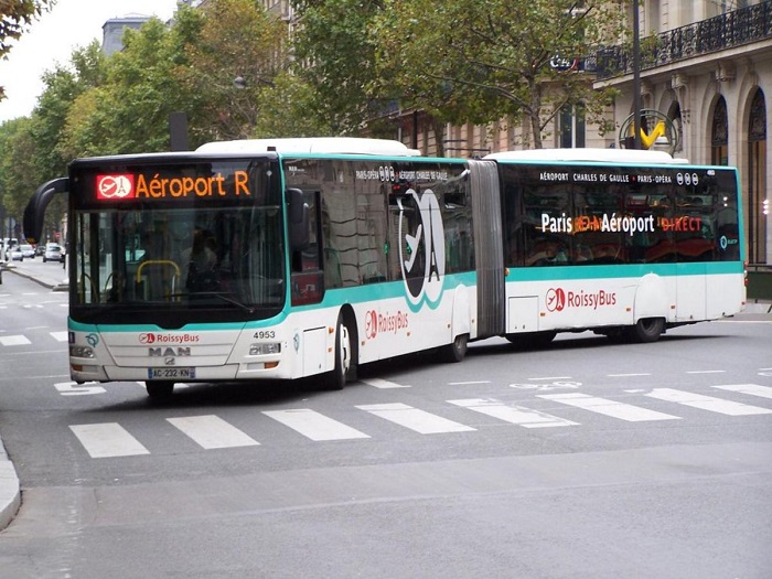 Автобус Roissybus в центр столицы Франции, курсирующий от аэровокзала Шарль де Голль