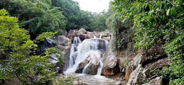 Водопад в Нячанге Бахо