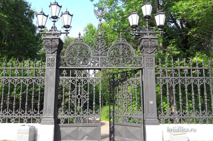 Ворота Летнего сада в Кронштадте