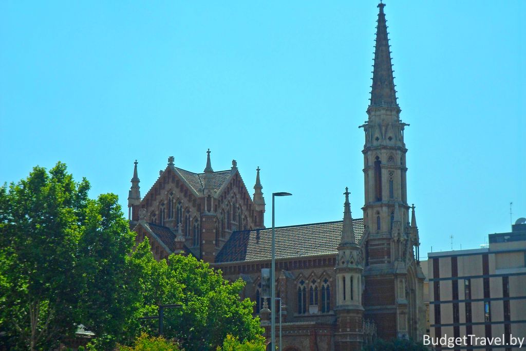 Церковь Parroquia de Sant Francesc de Sales