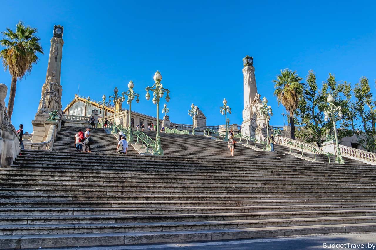 Монументальная лестница в Марселе