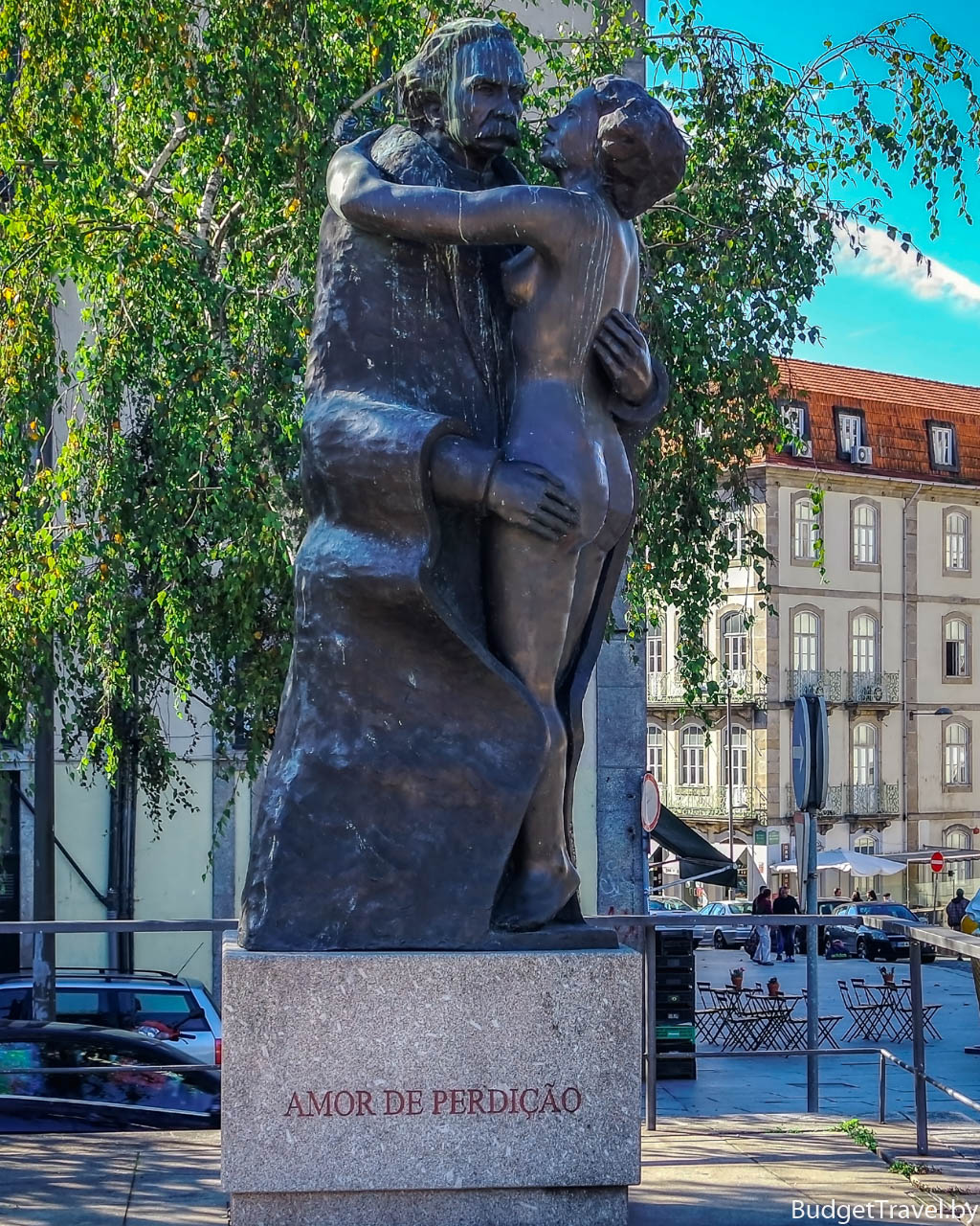 Памятник Amor de Perdicao в Порту