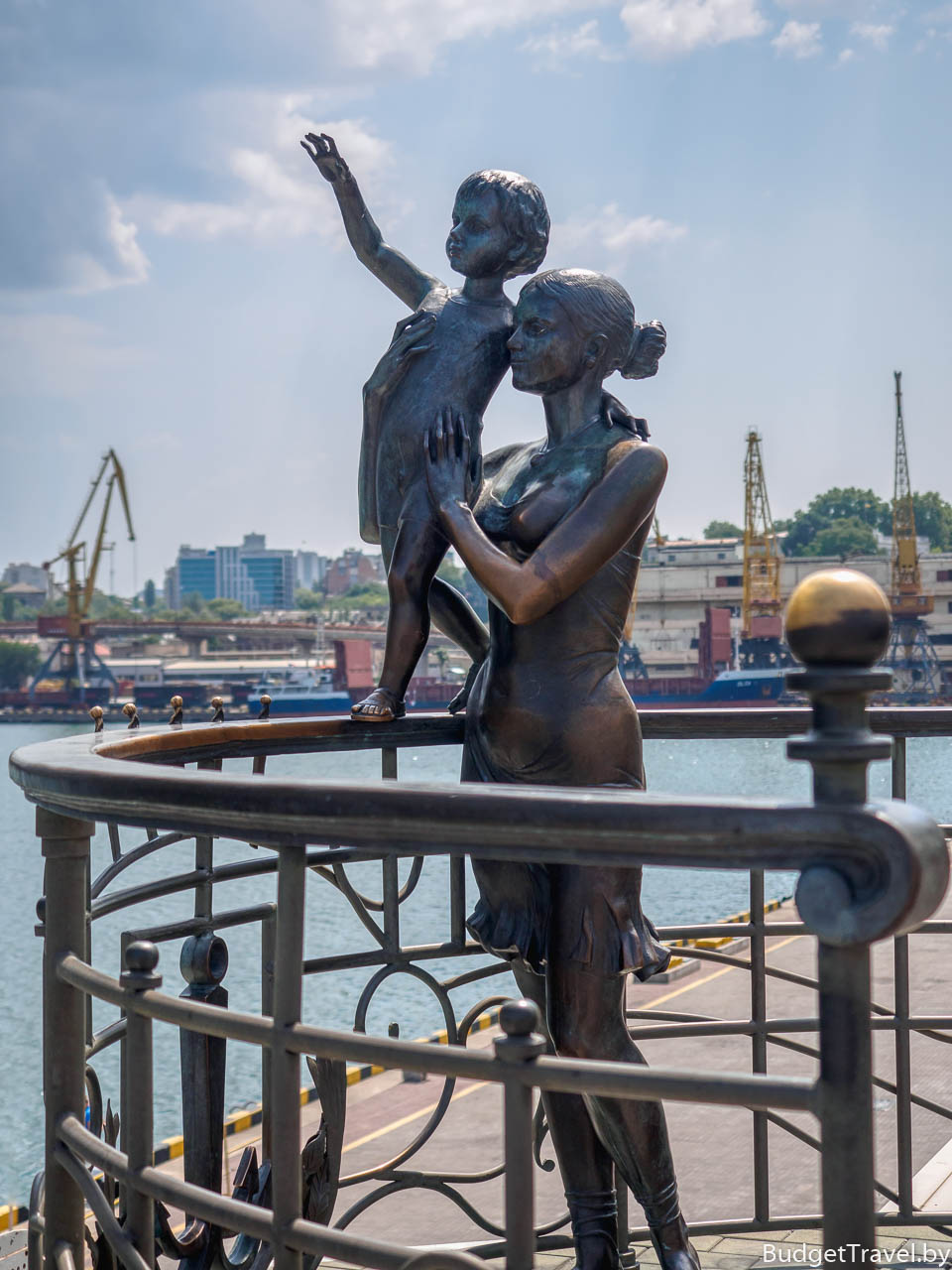 Достопримечательности Одессы - Скульптура Жена моряка