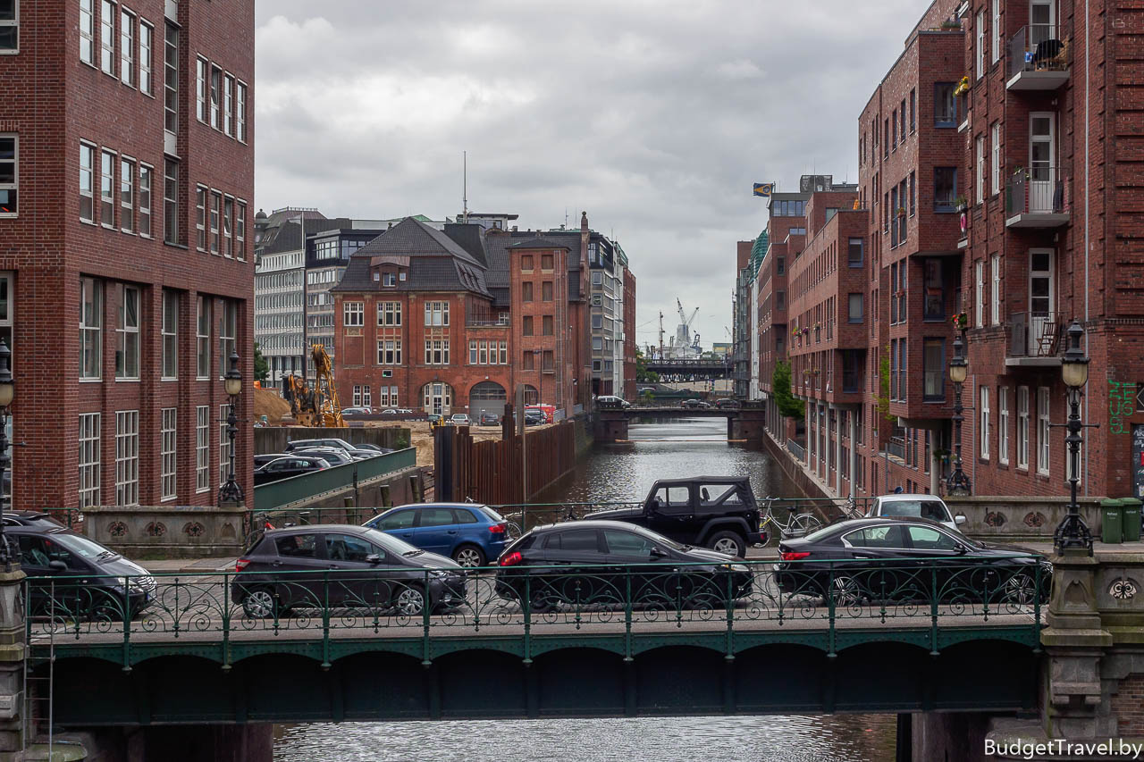 Мост-стоянка для авто в Гамбурге