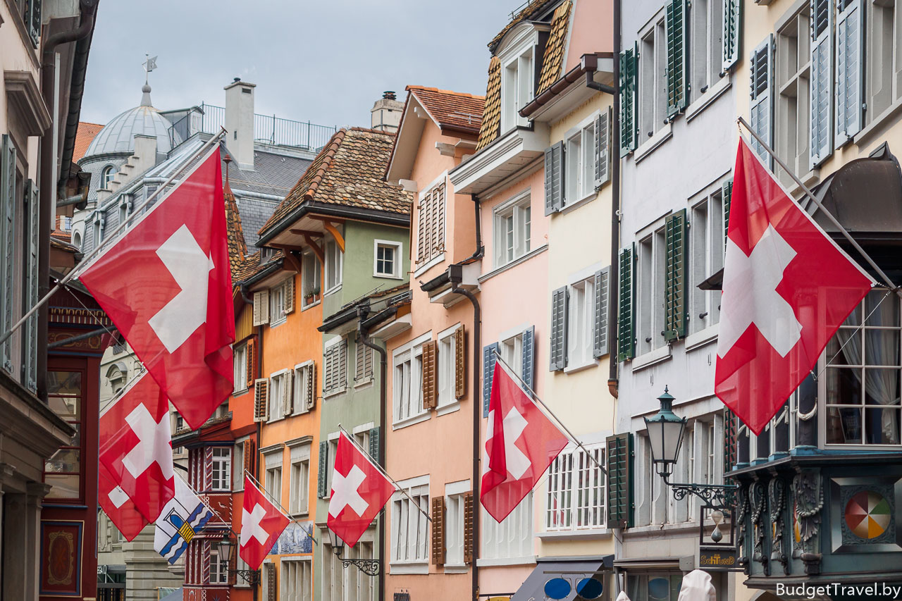 Флаги Швейарии на улицах Цюриха