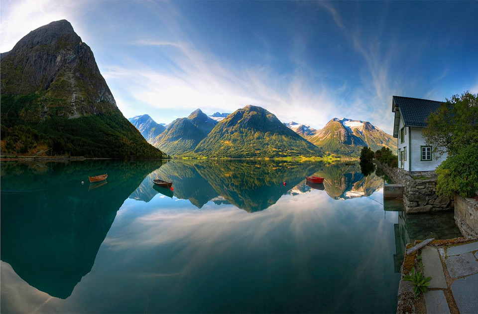 28beautiful-lake-in-norway
