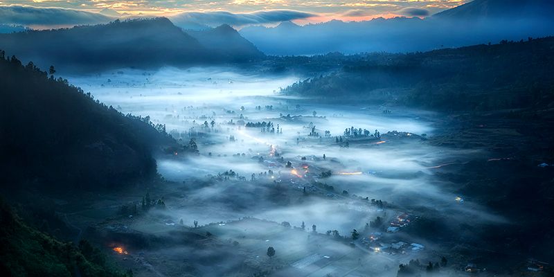 Погода Бали в горах туманным утром