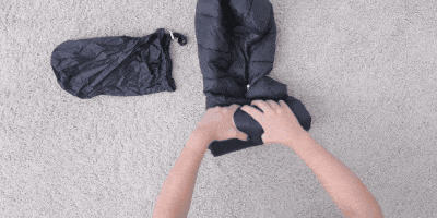 Как сложить вещи в чемодан: Как сложить куртку в чехол