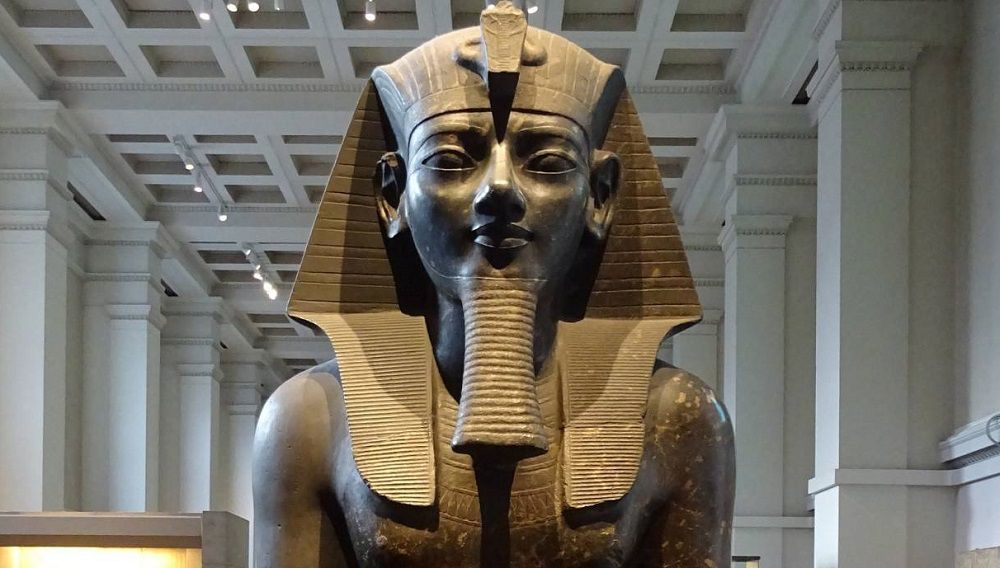 Аменхотеп III - статуя