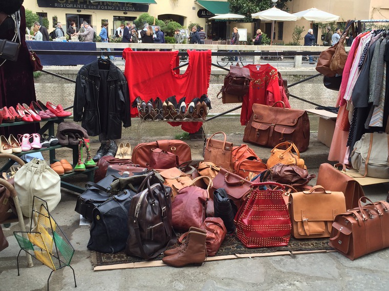 Навильи - самый известный в Милане блошиный рынок, фото № 13