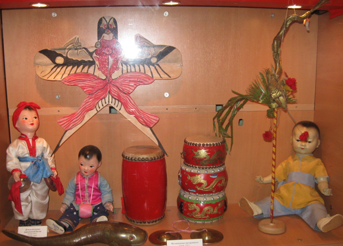 Внутри музея игрушки