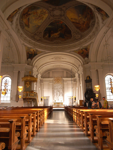 Внутри церкви Адольфа Фредерика