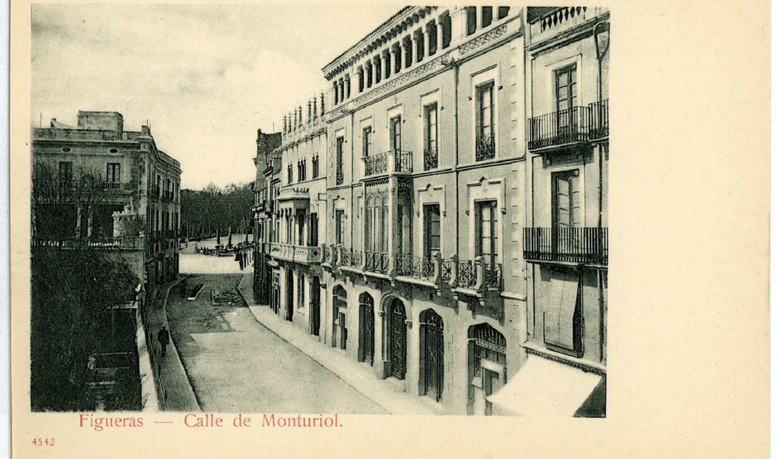 Улица Monturiol (Calle Monturiol)