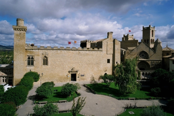 Королевский дворец, где располагается Parador de Olite
