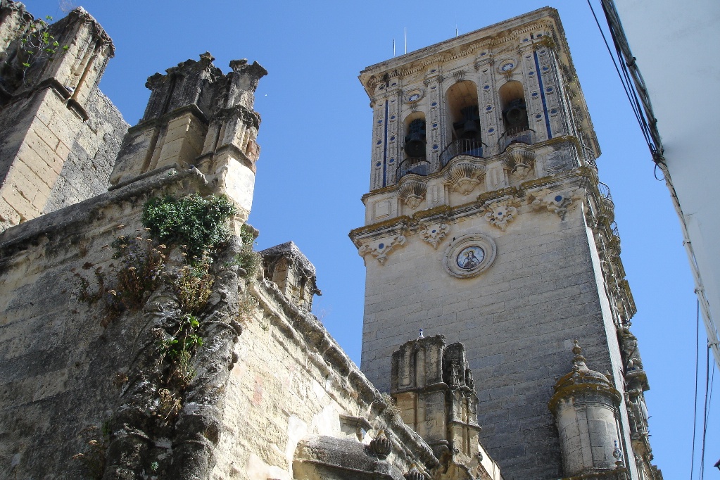 Любителей старинной архитектуры может заинтересовать и приходская церковь Parroquial de Santa María de la Asunción. Впечатляет собранная внутри коллекция барочных полотен испанских и итальянских художников