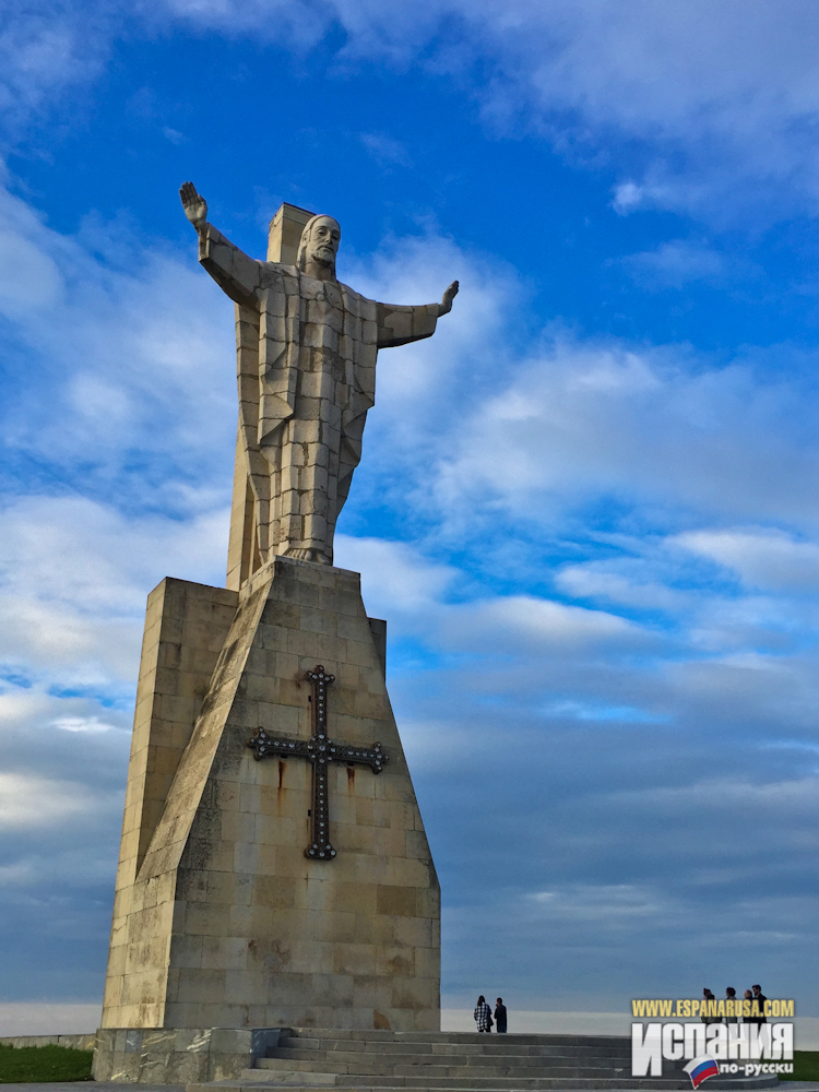 Скульптуры в Овьедо: скульптура «Святейшее сердце Иисуса»