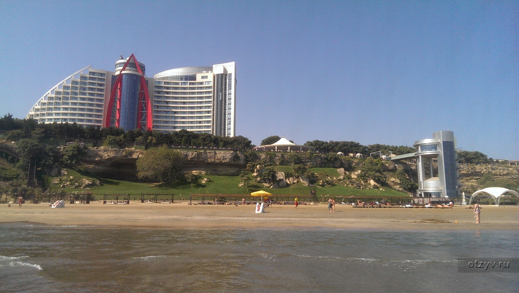 Отели азербайджана на берегу. Бильгя Азербайджан пляж. Бильгя Бич отель. Пляж Бильгя в Баку. Баку отель Бильгя Бич.