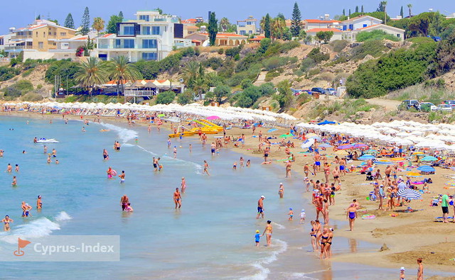 Пляж Корал Бэй. Песчаные Пляжи Кипра в районе города Пафос