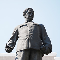 памятник Орджоникидзе