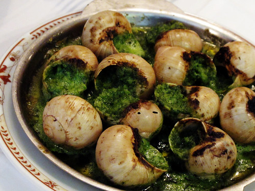 Escargots de Bourgogne préparés par la Maison. Paris. France