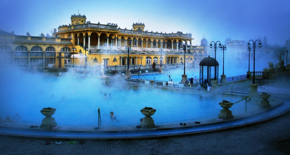 Термальный бассейн в будапеште, венгрия