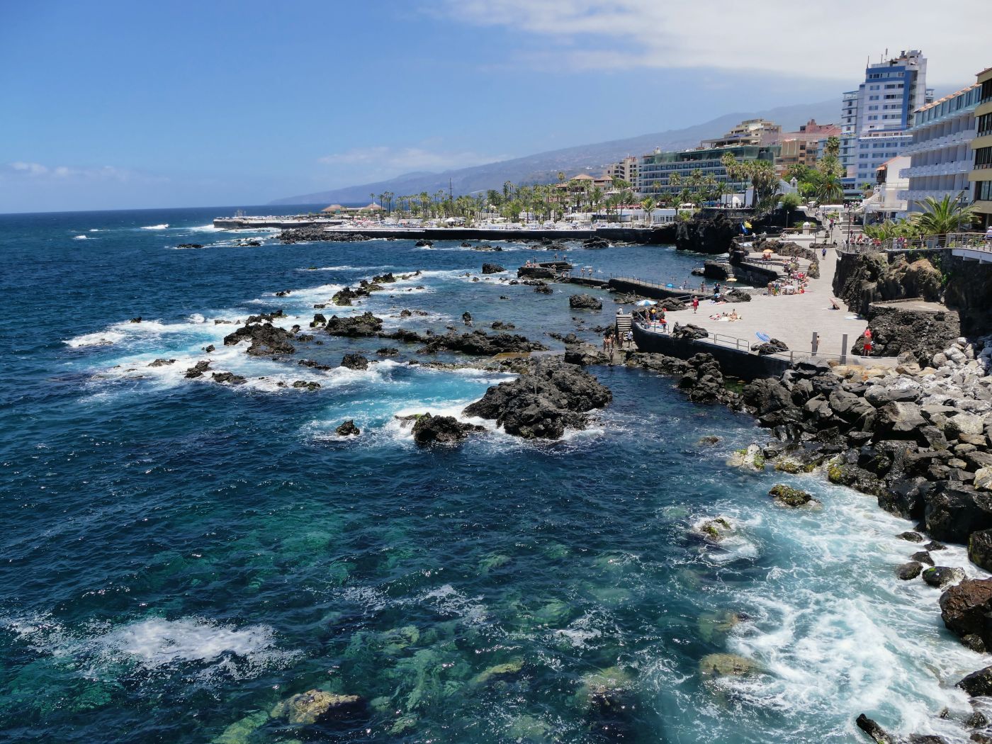 Столица канарских островов. Пуэрто-де-ла-Крус. Canary Islands Пуэрто де ла Крус. Пуэрто-Санта-Крус. Пуэрто де ла Круз Тенерифе.