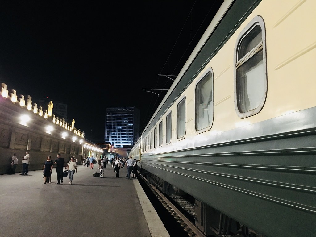 Едет номер 8 ереван баку. Поезд Ереван-Тбилиси вагоны. Поезд 371 Тбилиси — Ереван. Ночной поезд Тбилиси Баку. Тбилиси Баку.