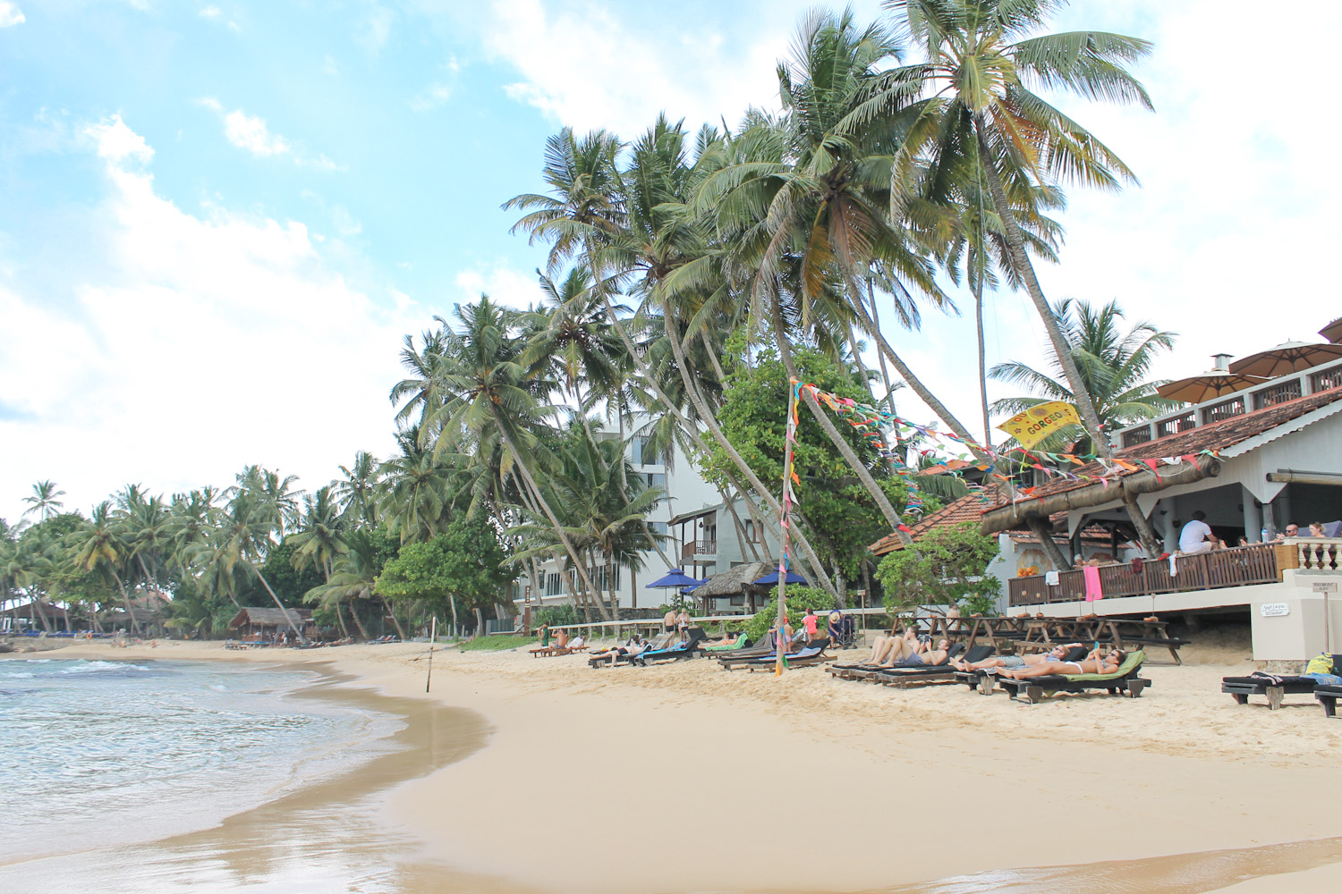 Унаватуна пляж с черепахами. Унаватуна Шри Ланка. Виджая Бич Шри Ланка. Виджая Бич Унаватуна. Пляж Виджая Унаватуна.