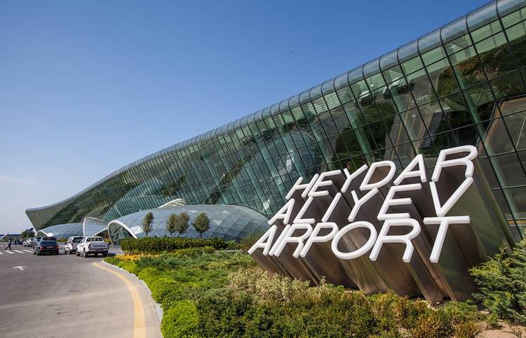 Как добраться из аэропорта в Баку?