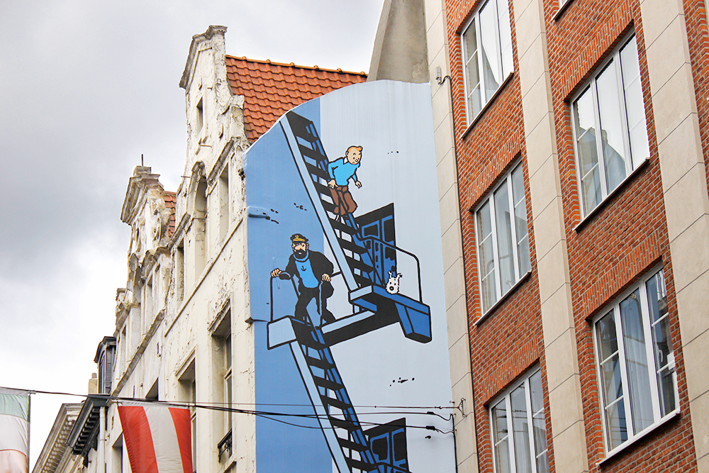 На домах Брюсселя регулярно появляются новые изображения комиксов. Фото: Shutterstock