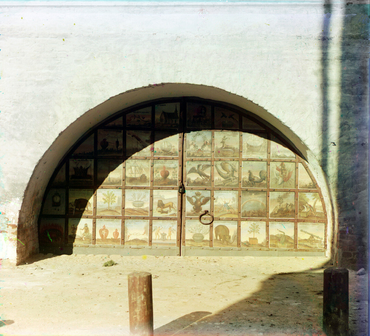 Наружные врата под Иераршии палаты