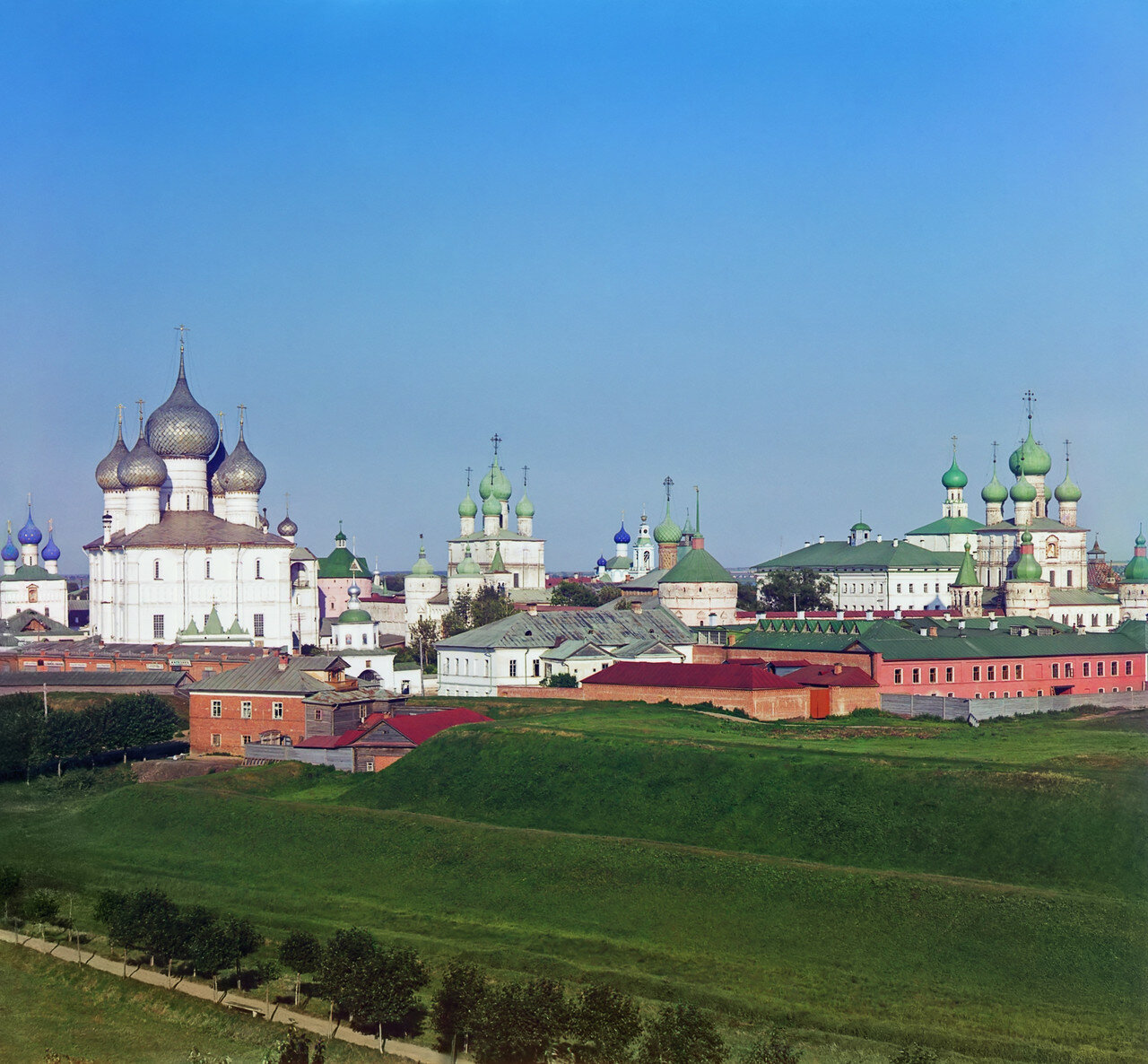 Общий вид Кремля с колокольни Всесвятской церкви