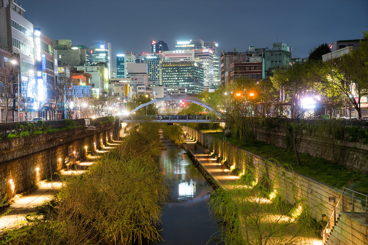 Корея. Сеул Южная Корея. Ночной Сеул Южная Корея. Южная Корея Сеул город ночью. Вечерний город Сеул Южная Корея.