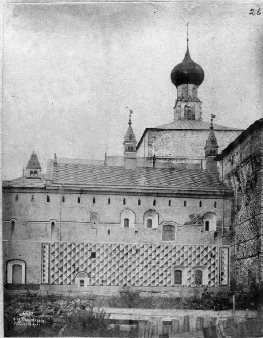 Кремль. Южная стена Теремов (училища Св. Димитрия) по восстановлении