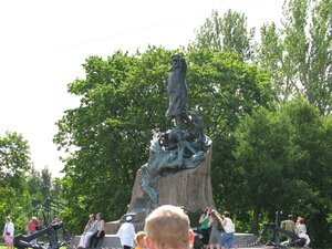 Что посмотреть в Кронштадте - памятник адмиралу С. О. Макарову